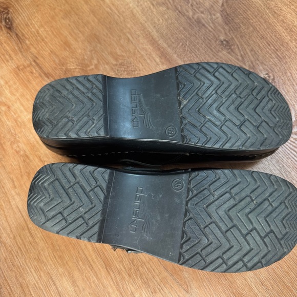 Dansko Marcelle Mary jane clogs Black patent Leather Upper Sandals - Picture 11 of 11